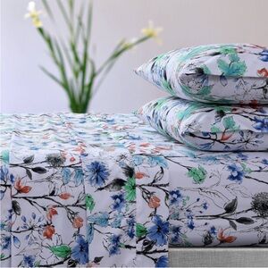 NWT Queen Azore Homes Sheet set